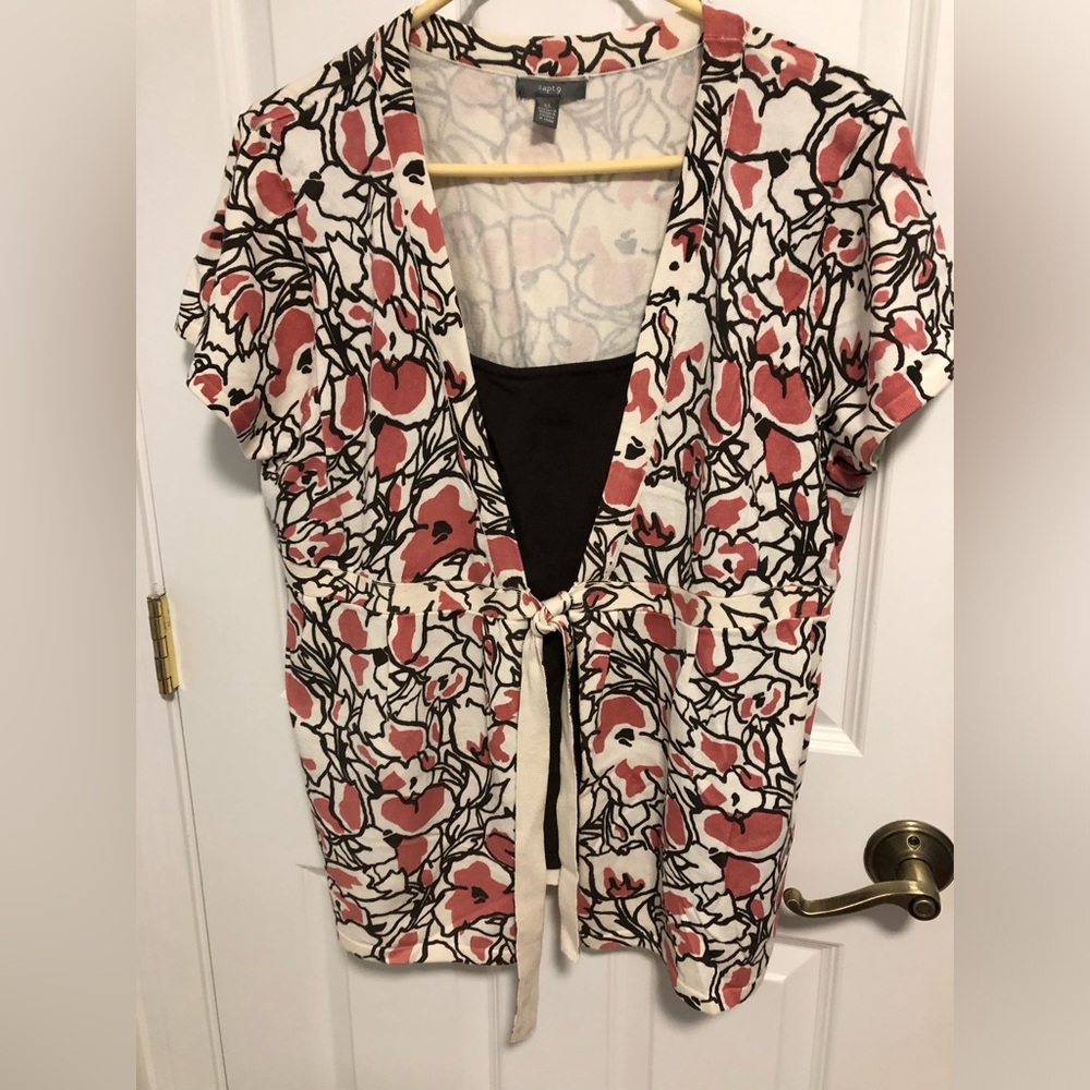 Apt.9 women’s XL short sleeve sweater. Layered look-attached camisole. Waist tie